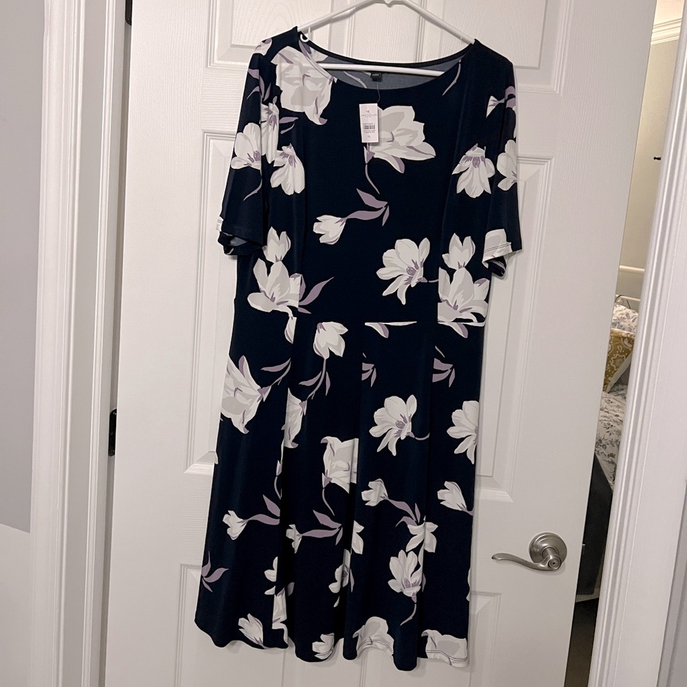 Ann Taylor factory Navy floral flare dress NWT